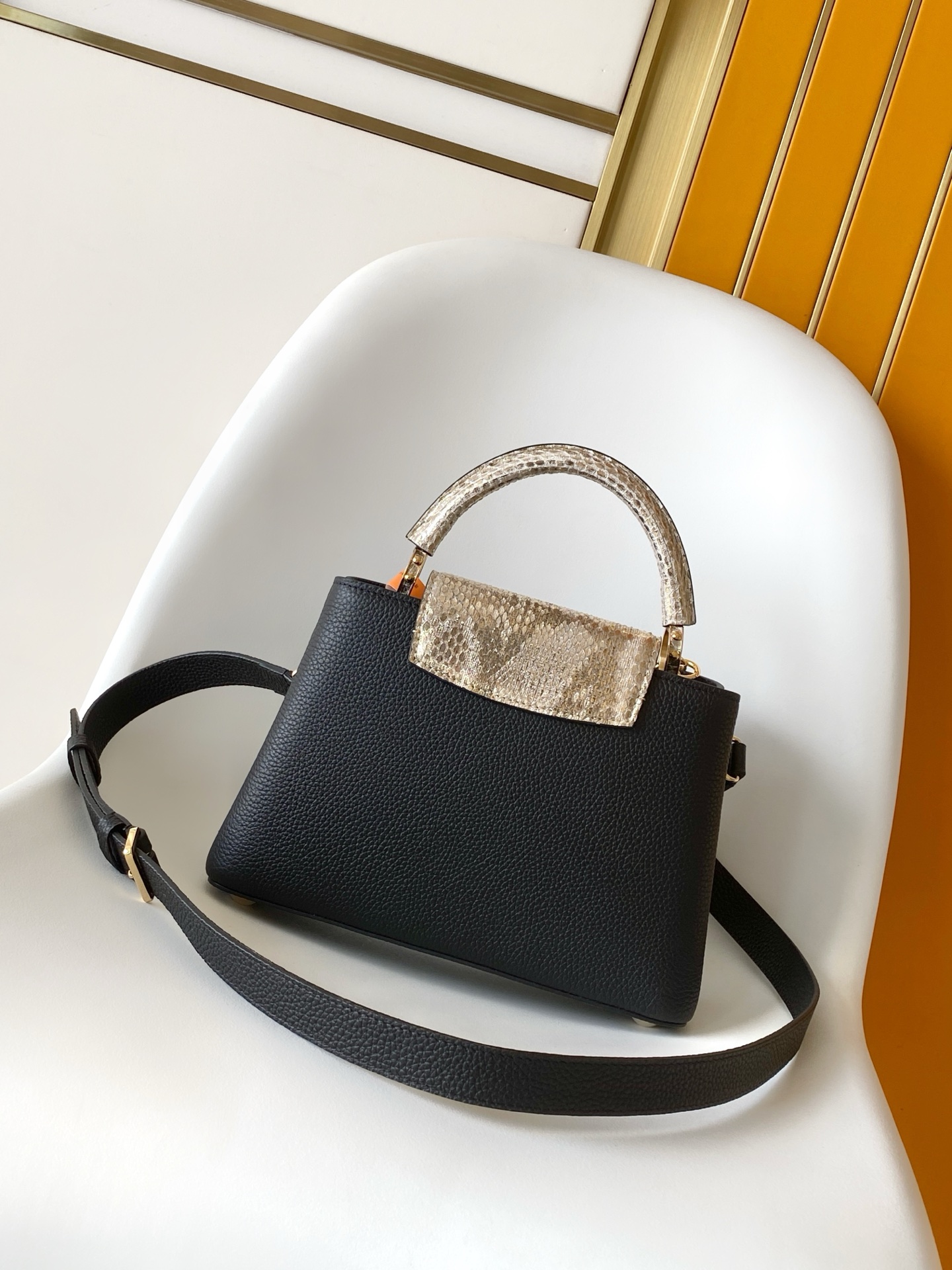 Louis Vuitton Basic Bag Cow Leather Black M-l-s