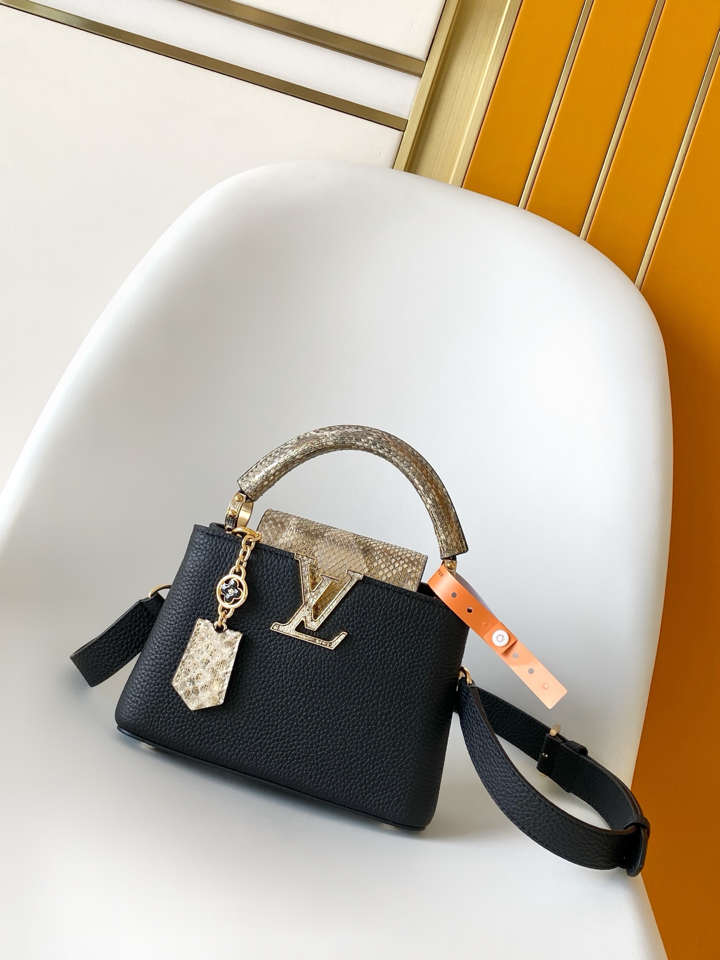 Louis Vuitton Basic Bag Cow Leather Black M-l-s