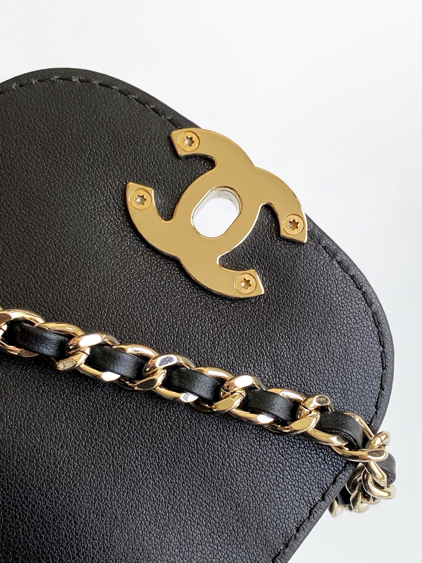 Chanel Basic Bag L-s