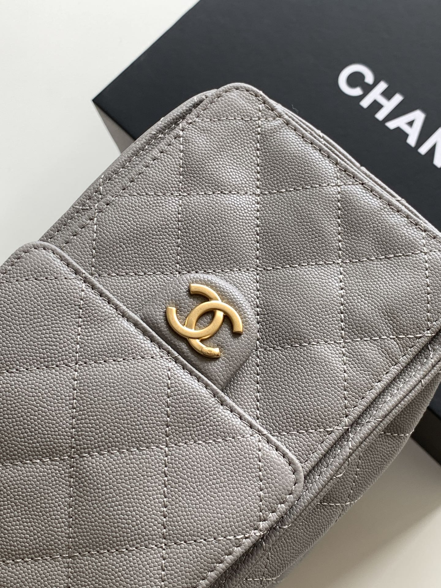 Chanel Bucket Bag L-s