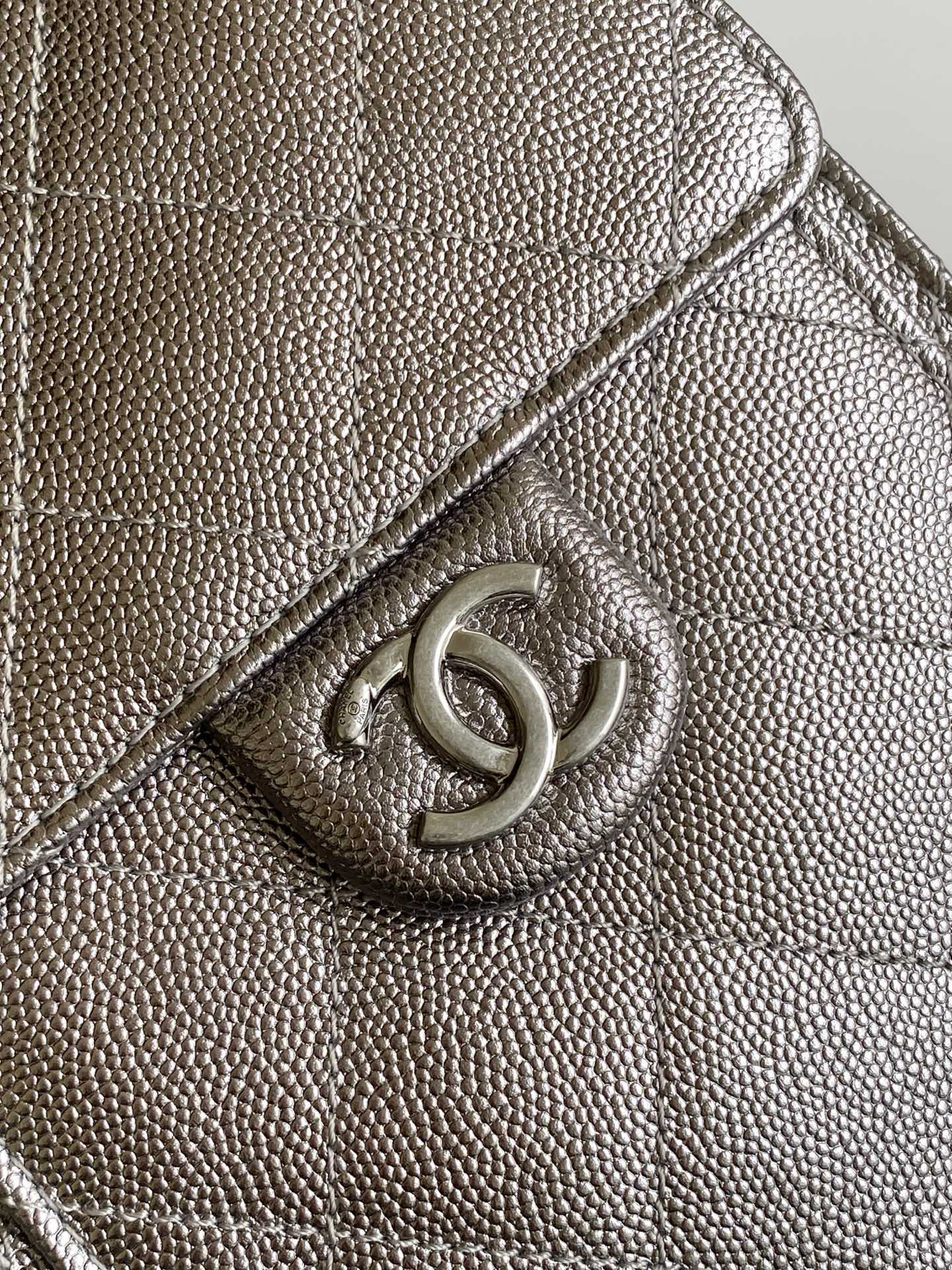Chanel Bucket Bag L-s