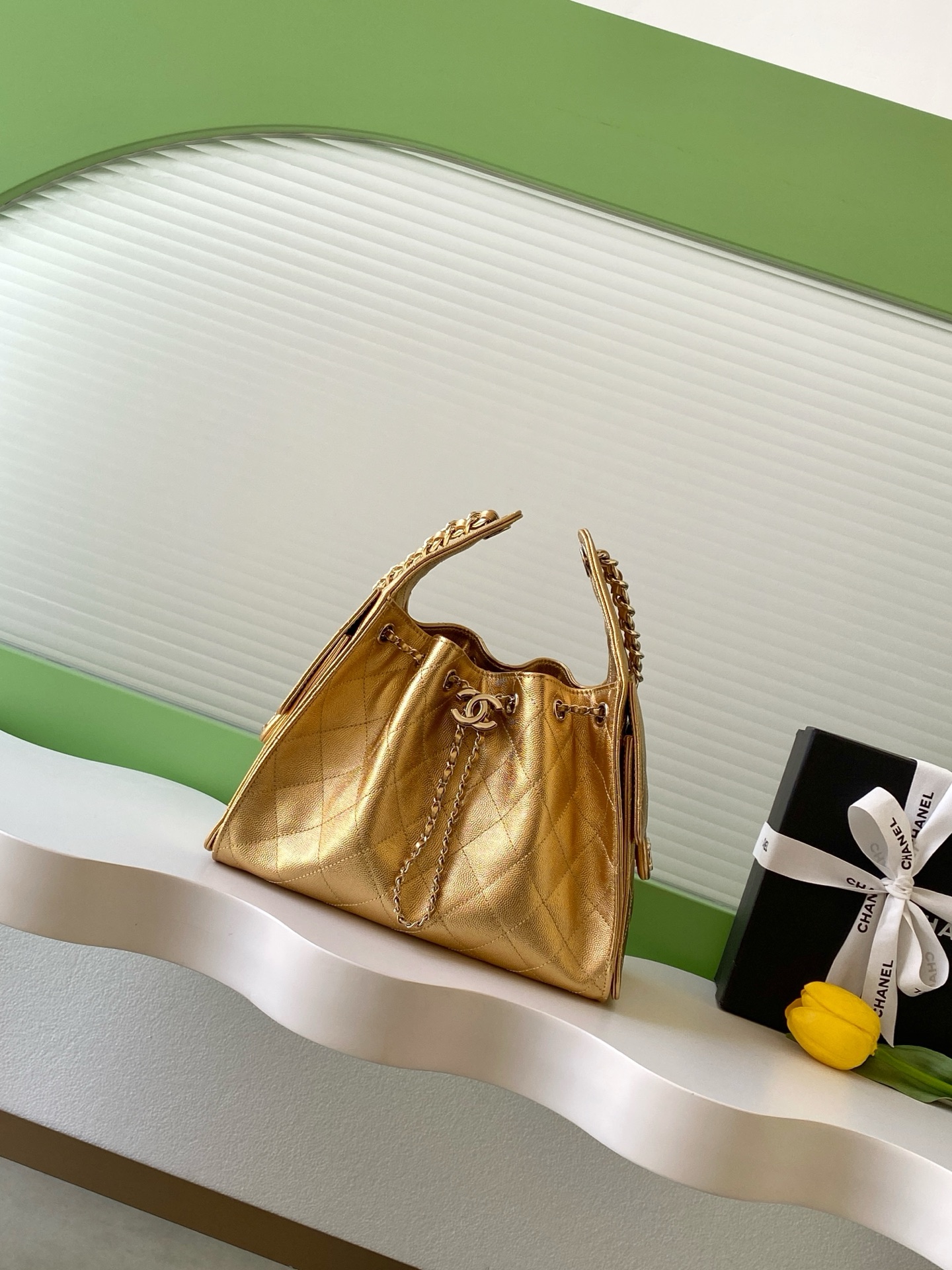 Chanel Bucket Bag L-s