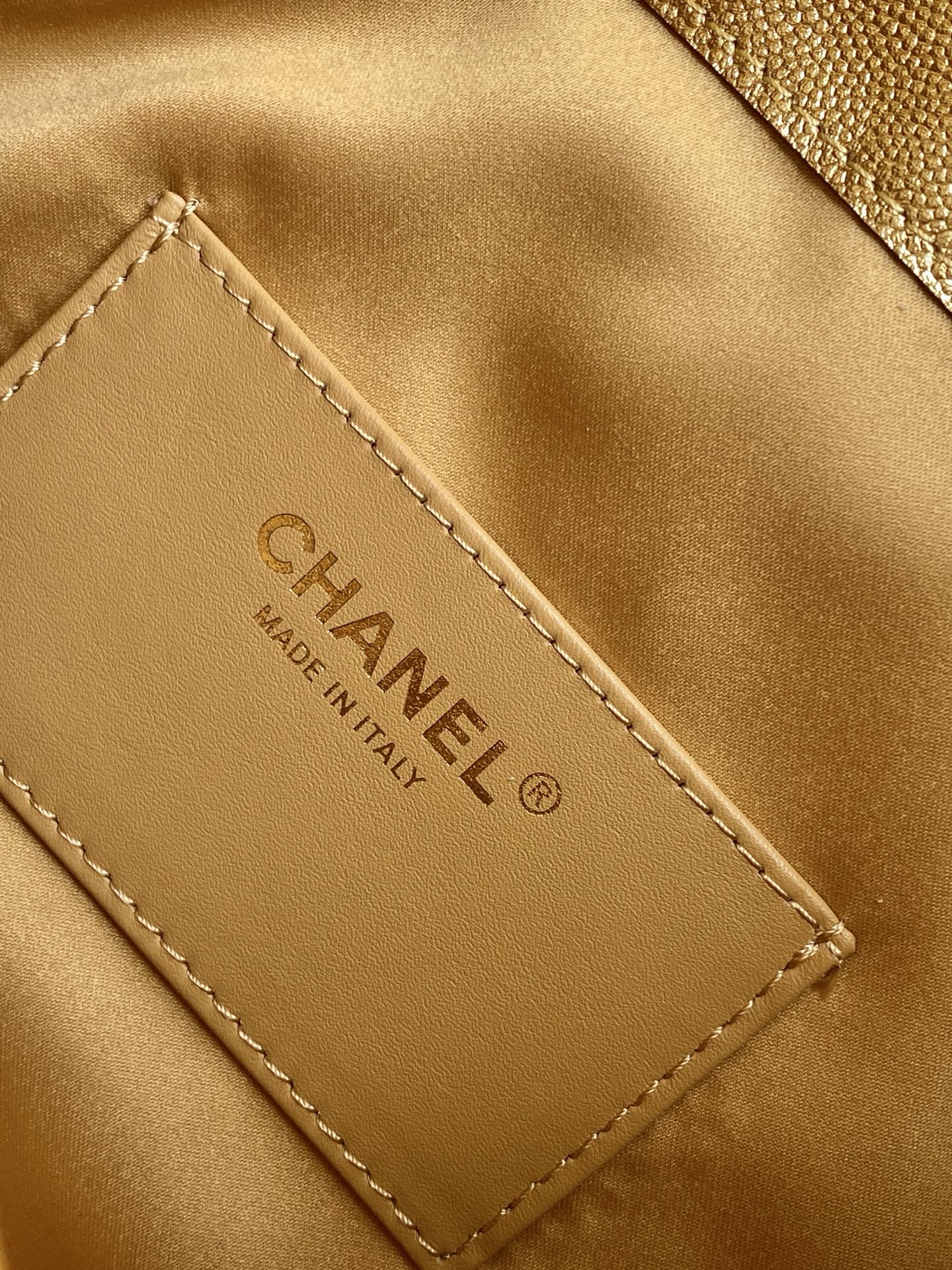 Chanel Bucket Bag L-s