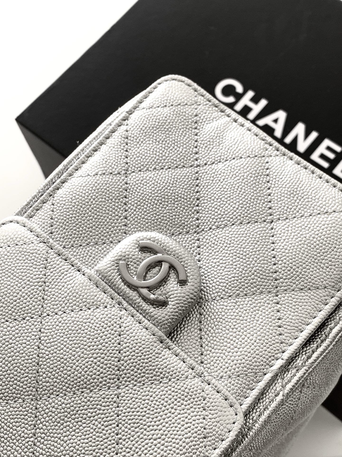 Chanel Bucket Bag L-s