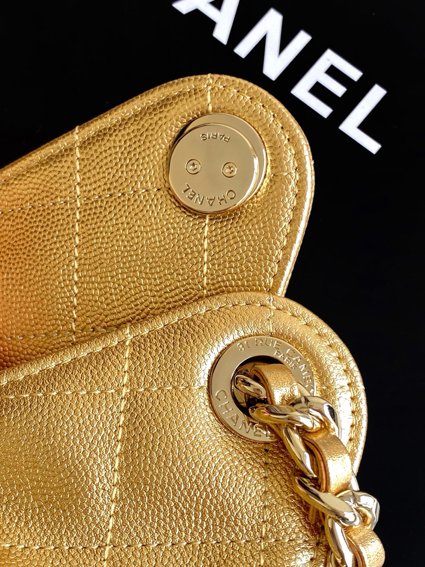 Chanel Bucket Bag L-s