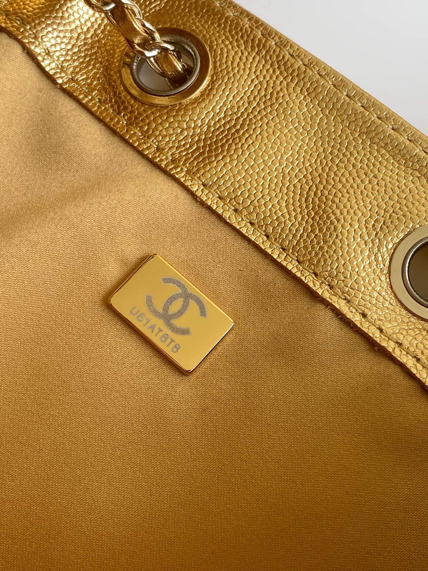 Chanel Bucket Bag L-s