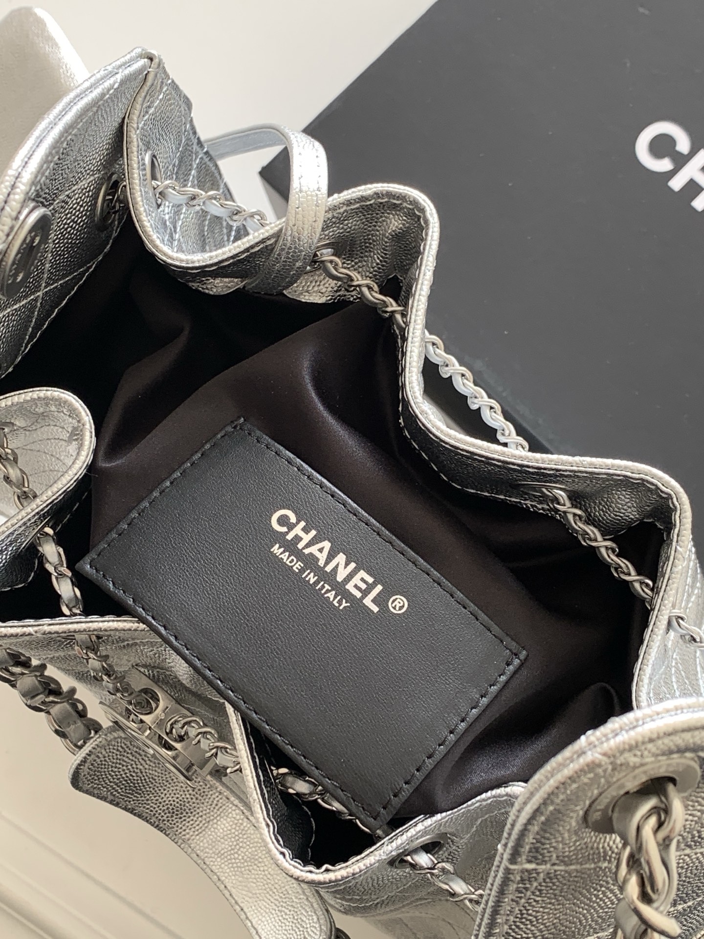 Chanel Bucket Bag L-s