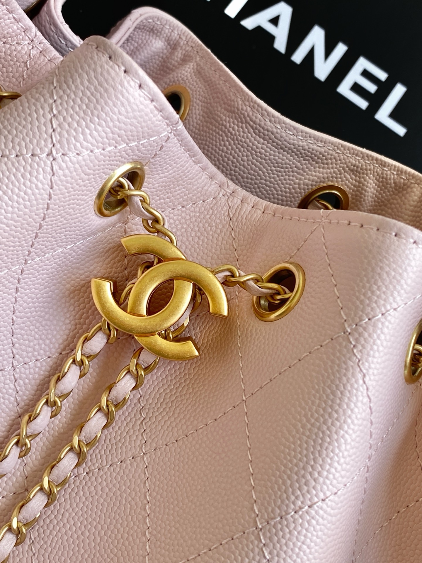 Chanel Bucket Bag L-s