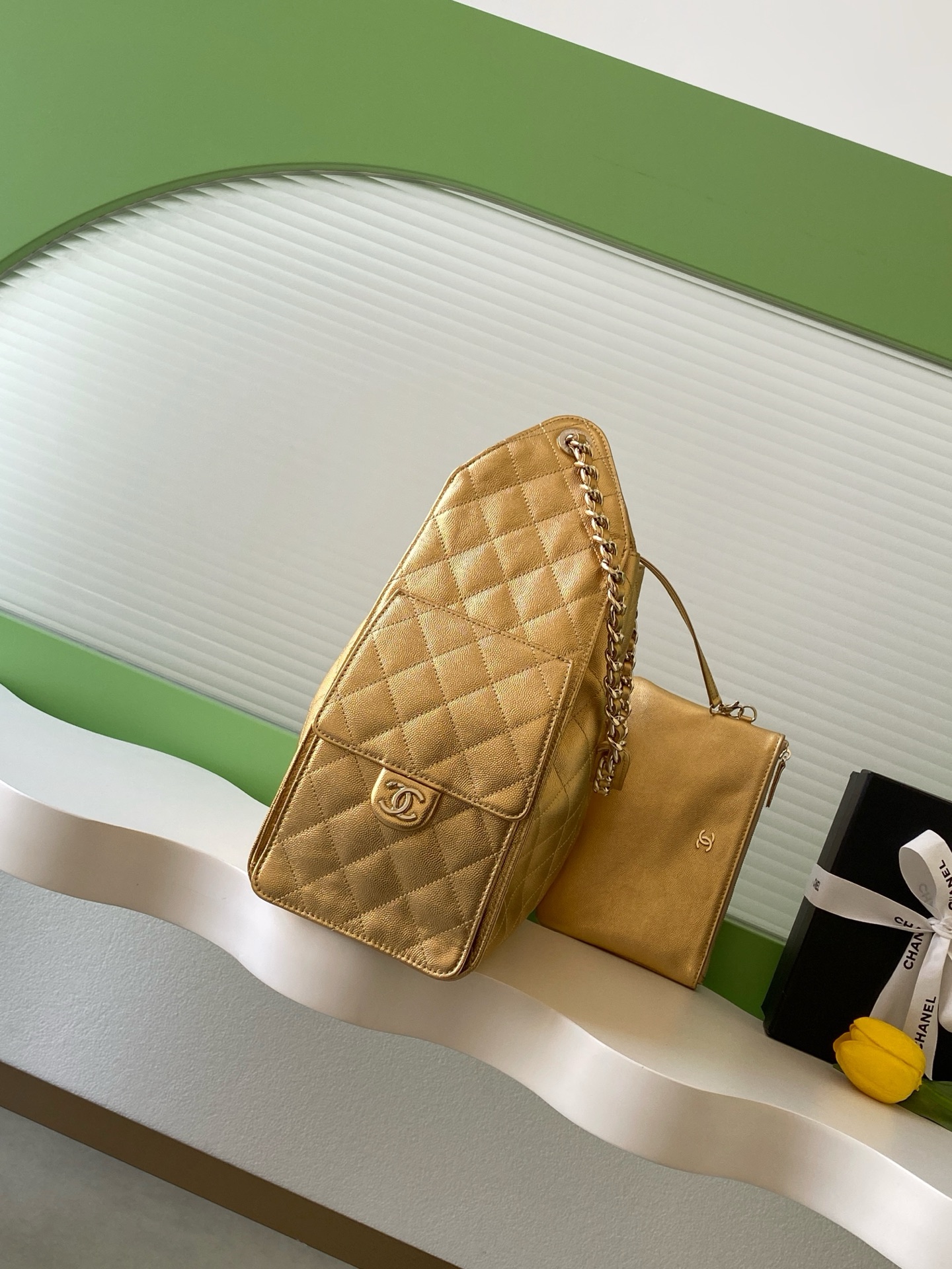 Chanel Bucket Bag L-s