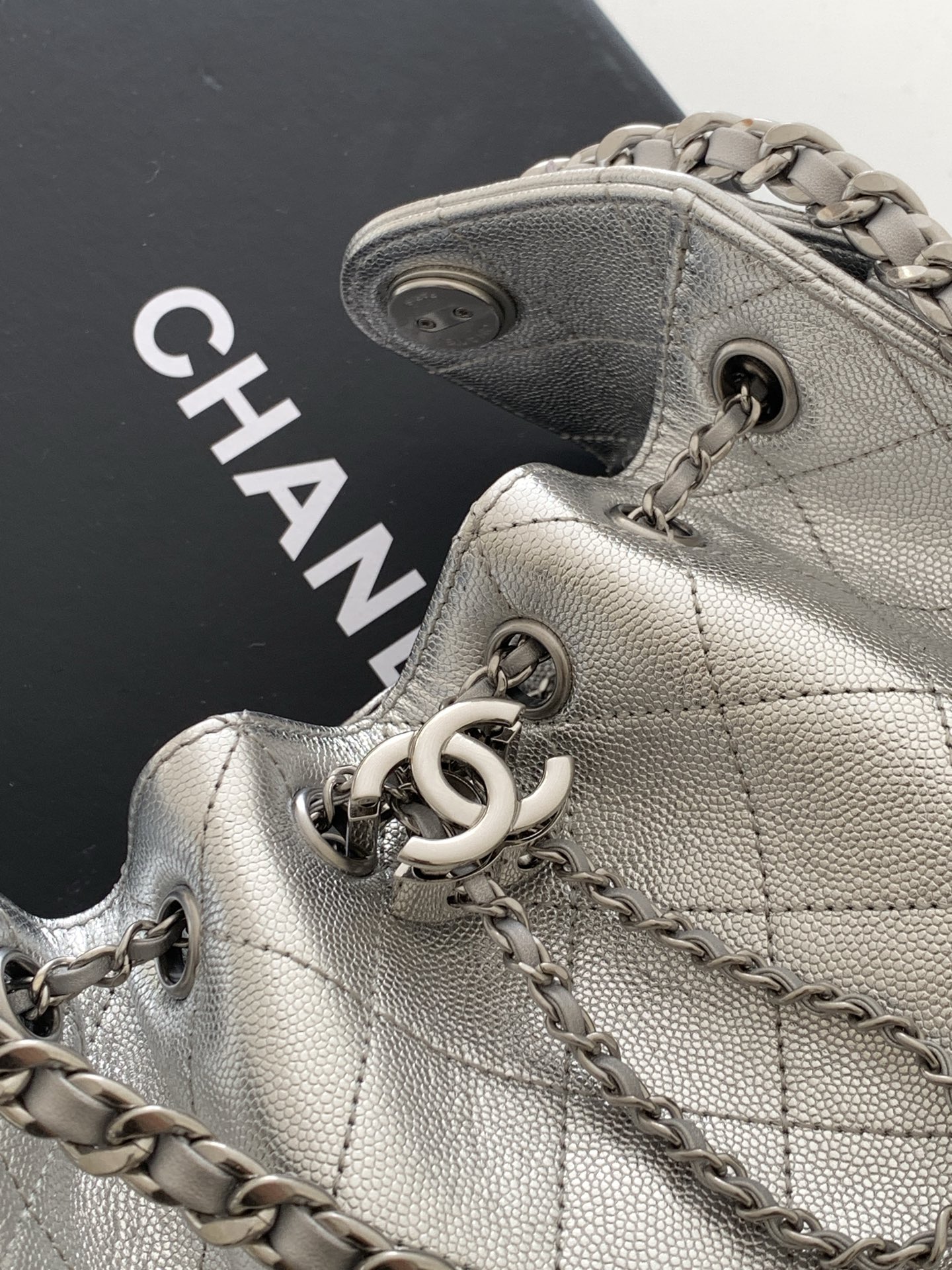 Chanel Bucket Bag L-s