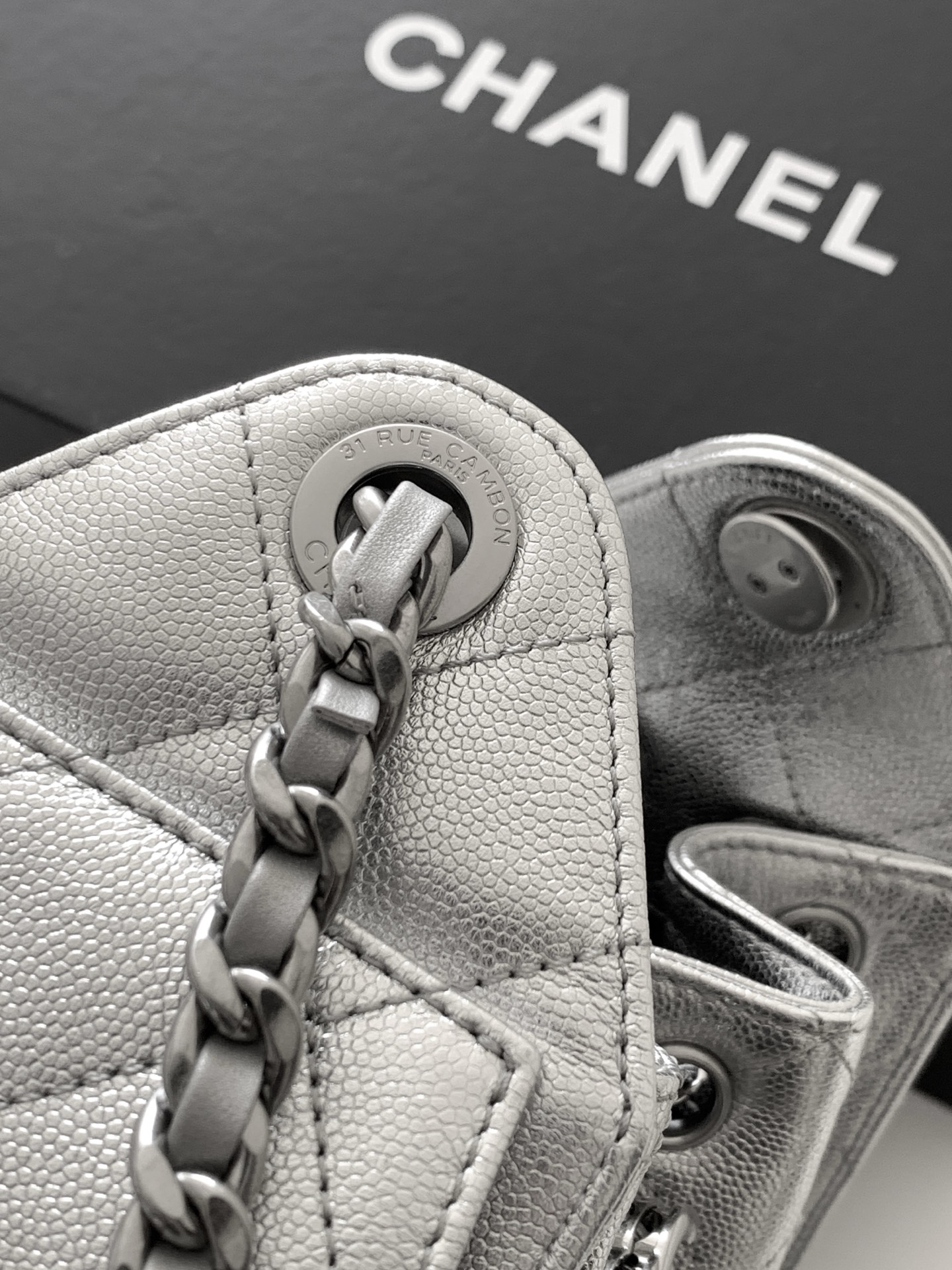 Chanel Bucket Bag L-s