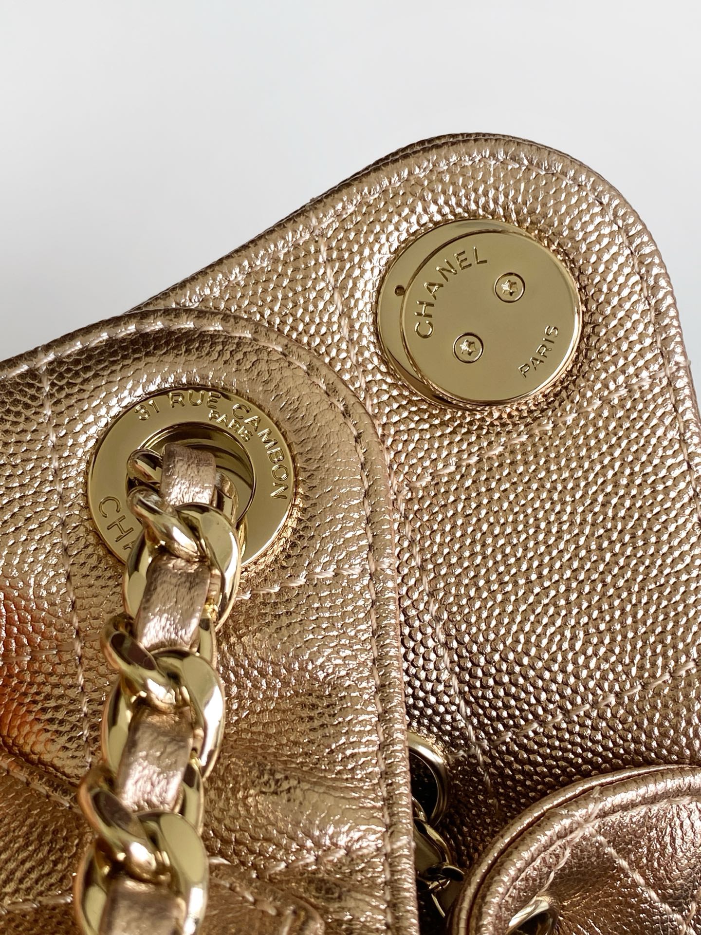 Chanel Bucket Bag L-s