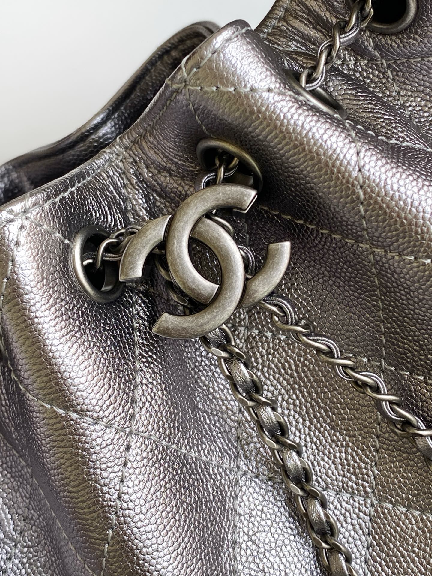 Chanel Bucket Bag L-s