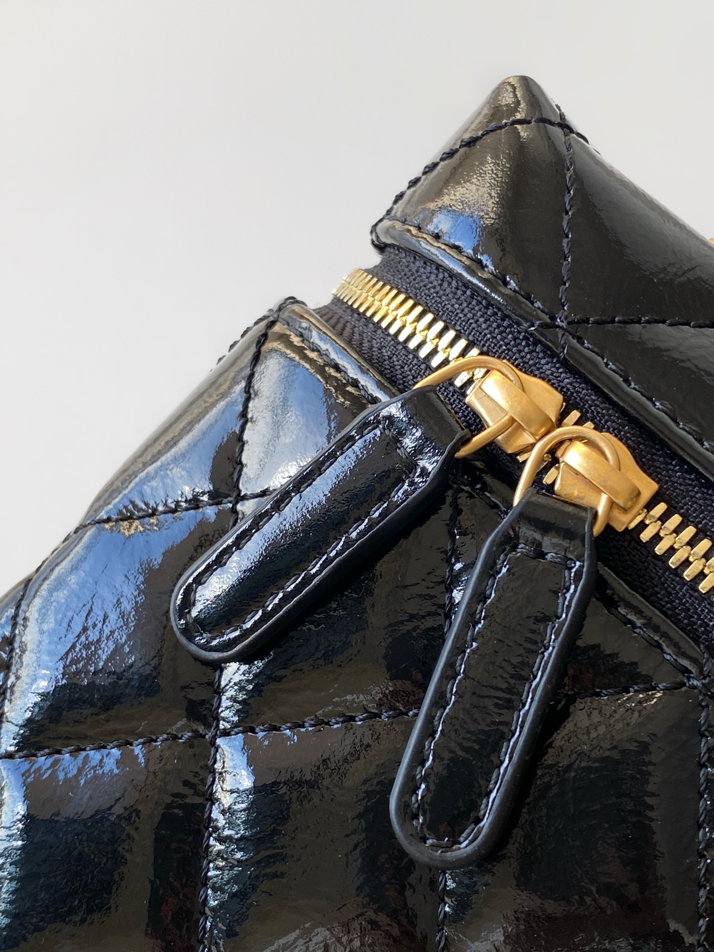 Chanel Basic Bag Sheepskin Gold L