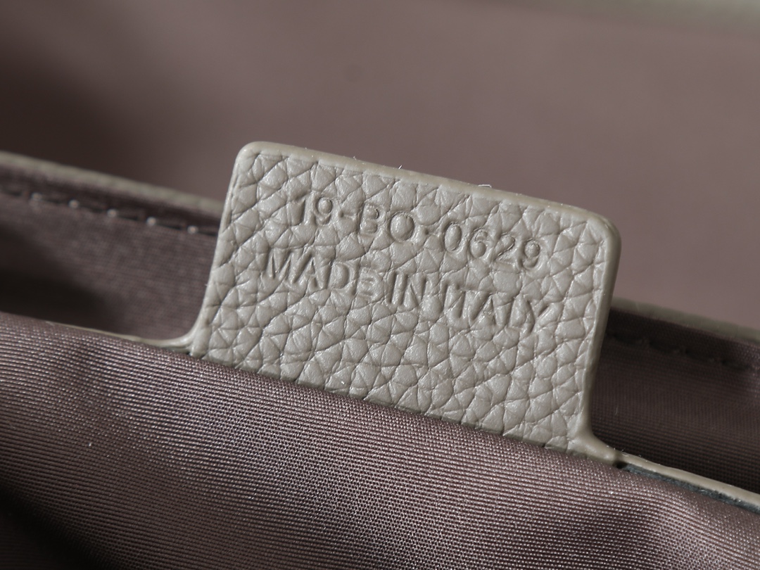 Dior Messenger Bag Cow Leather Gray L-s-333l