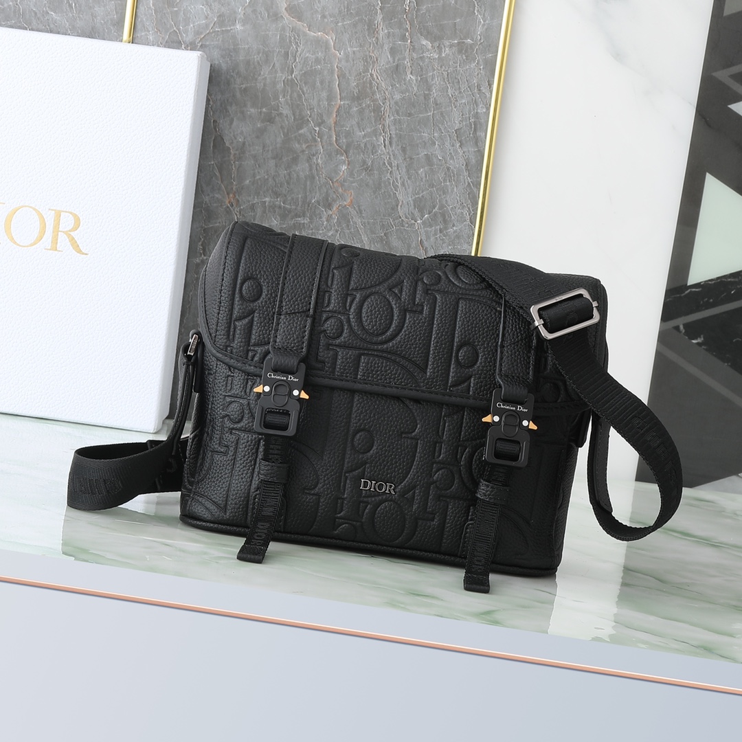 Dior Messenger Bag Cow Leather Black L-s-333l