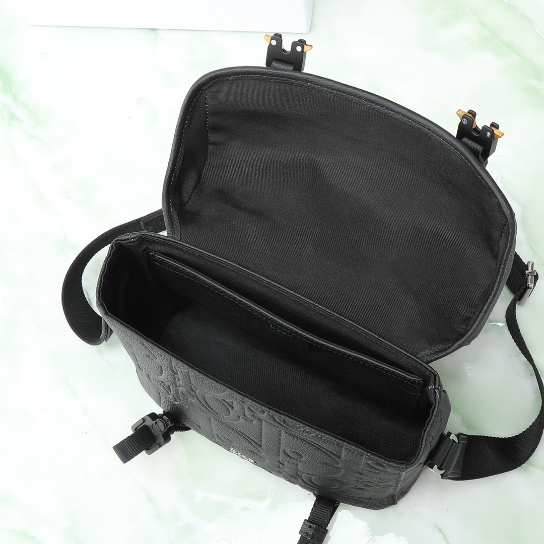 Dior Messenger Bag Cow Leather Black L-s-333l