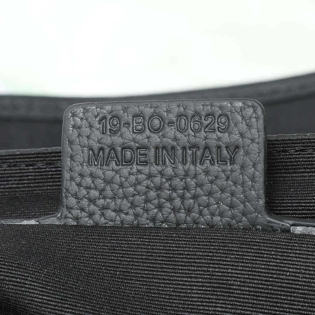 Dior Messenger Bag Cow Leather Black L-s-333l