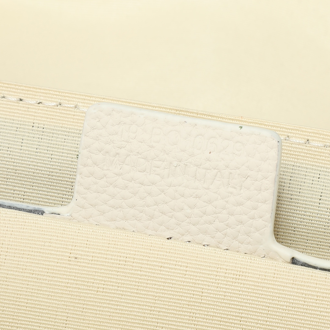 Dior Messenger Bag Cow Leather Beige L-s-333l