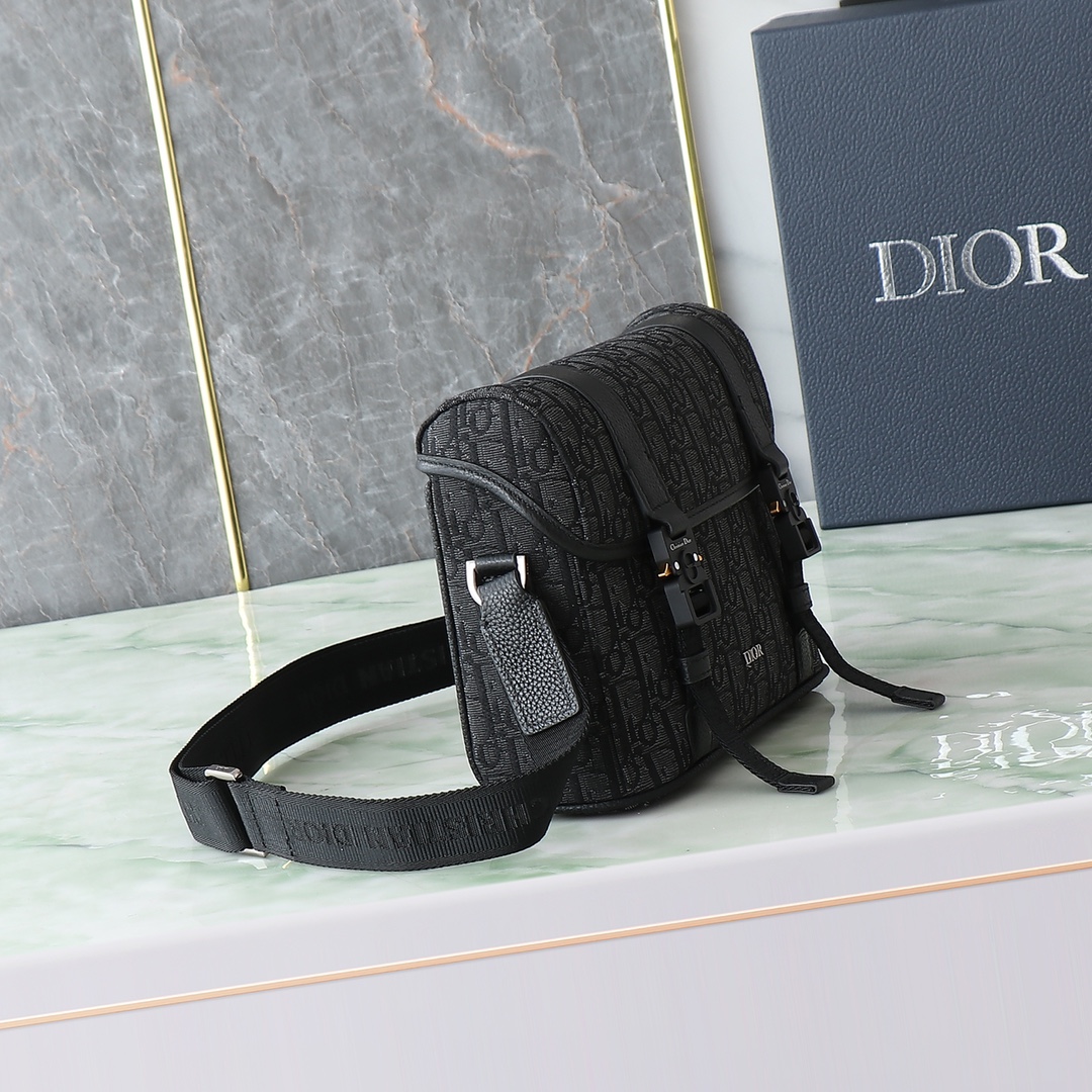 Dior Messenger Bag Cow Leather Black L-s