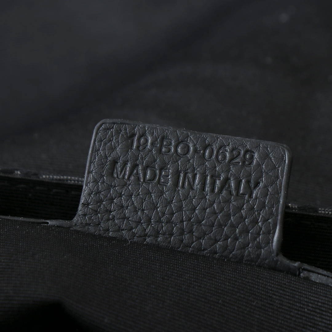 Dior Messenger Bag Cow Leather Black L-s