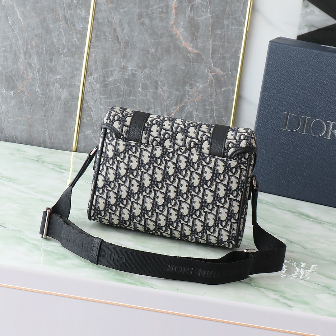 Dior Messenger Bag Cow Leather Black L-s