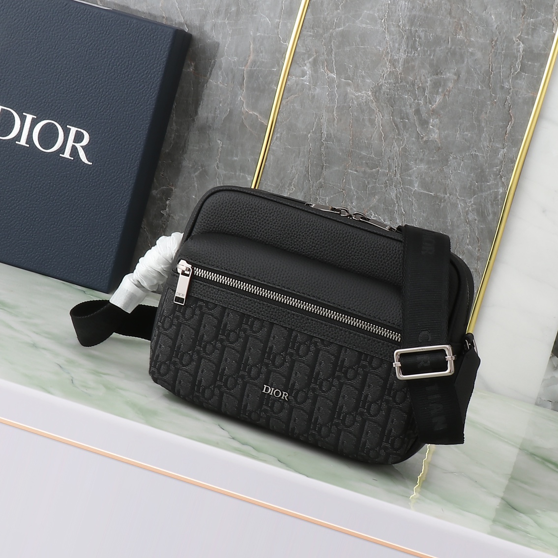 Dior Messenger Bag Cow Leather Black L-s