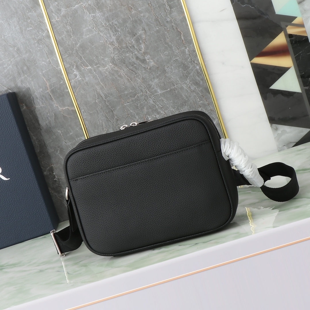 Dior Messenger Bag Cow Leather Black L-s
