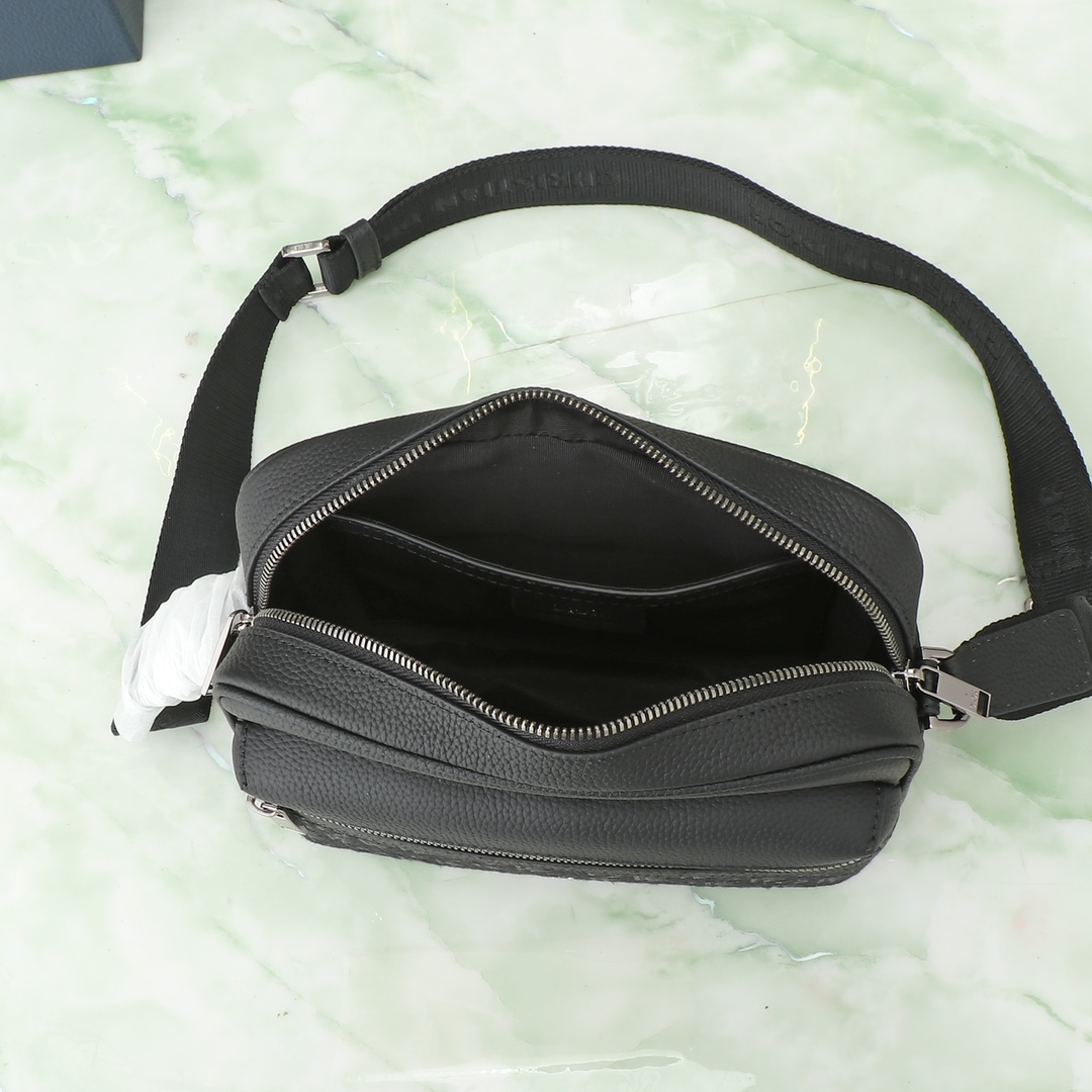 Dior Messenger Bag Cow Leather Black L-s