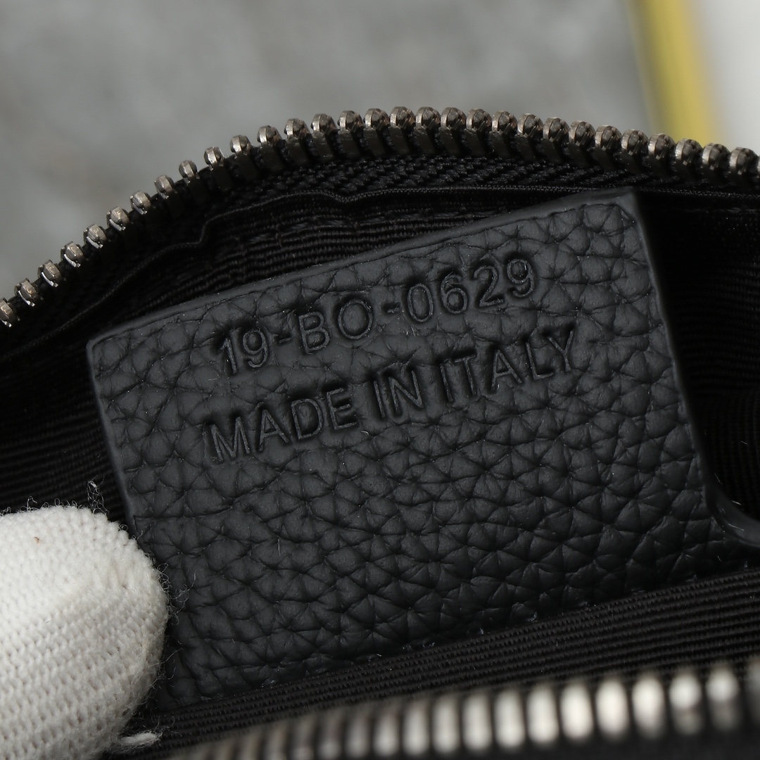 Dior Messenger Bag Cow Leather Black L-s