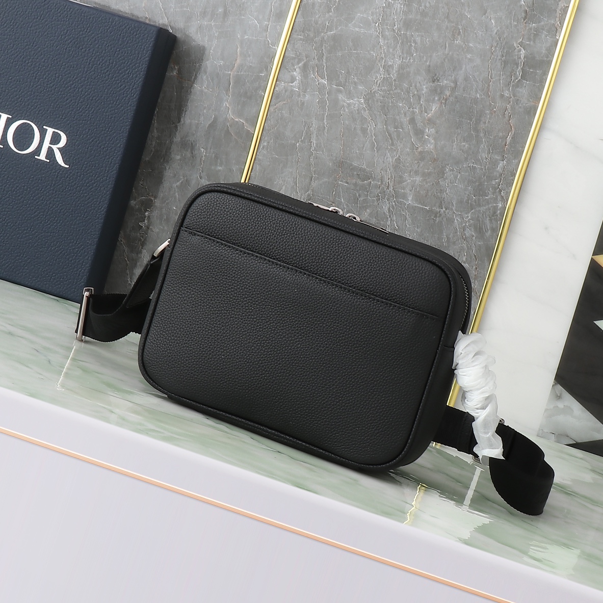 Dior Messenger Bag Cow Leather Black L-s