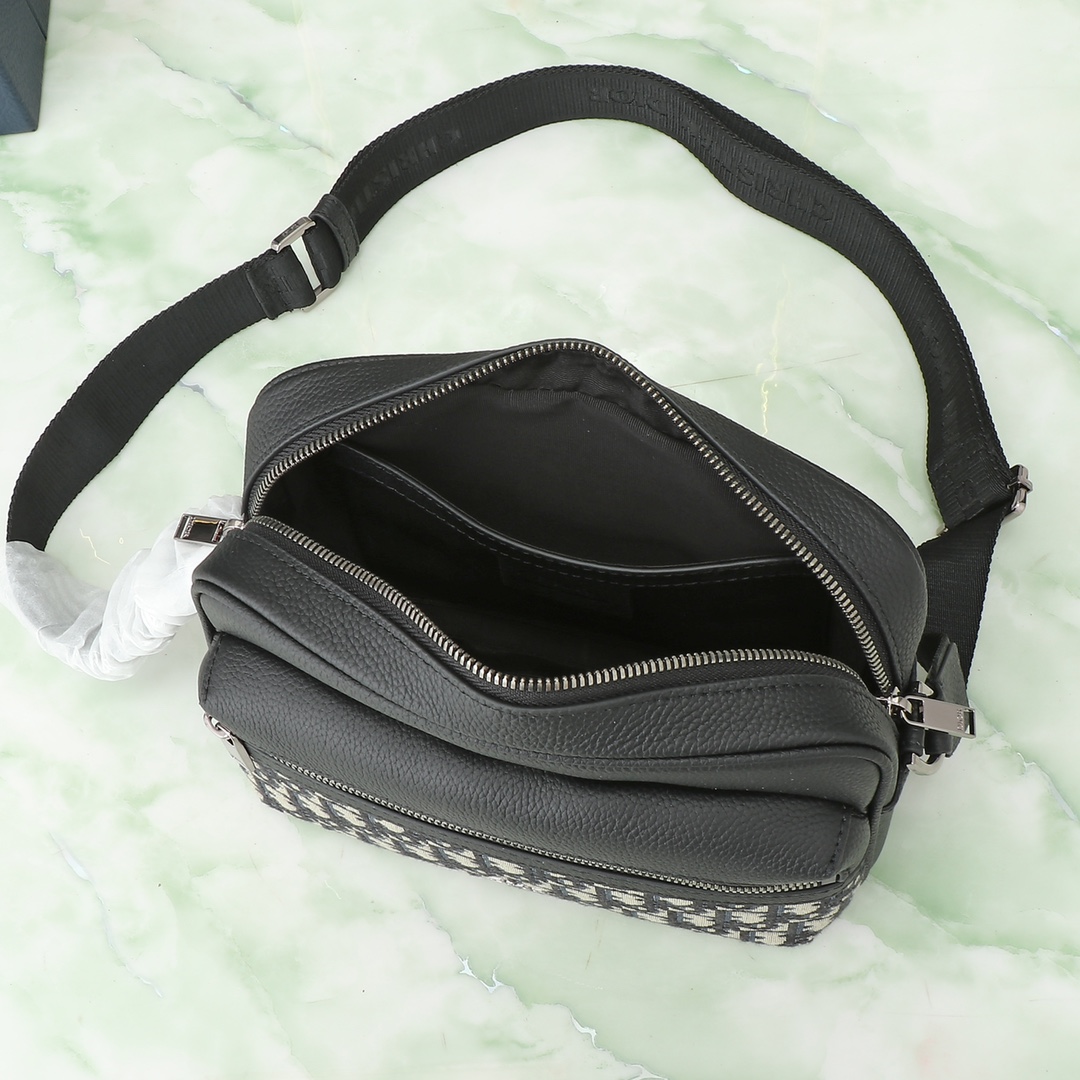 Dior Messenger Bag Cow Leather Black L-s