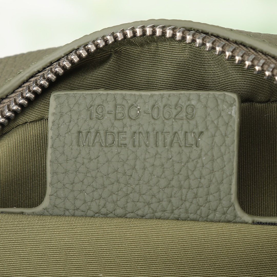 Dior Messenger Bag Cow Leather L-s-340l