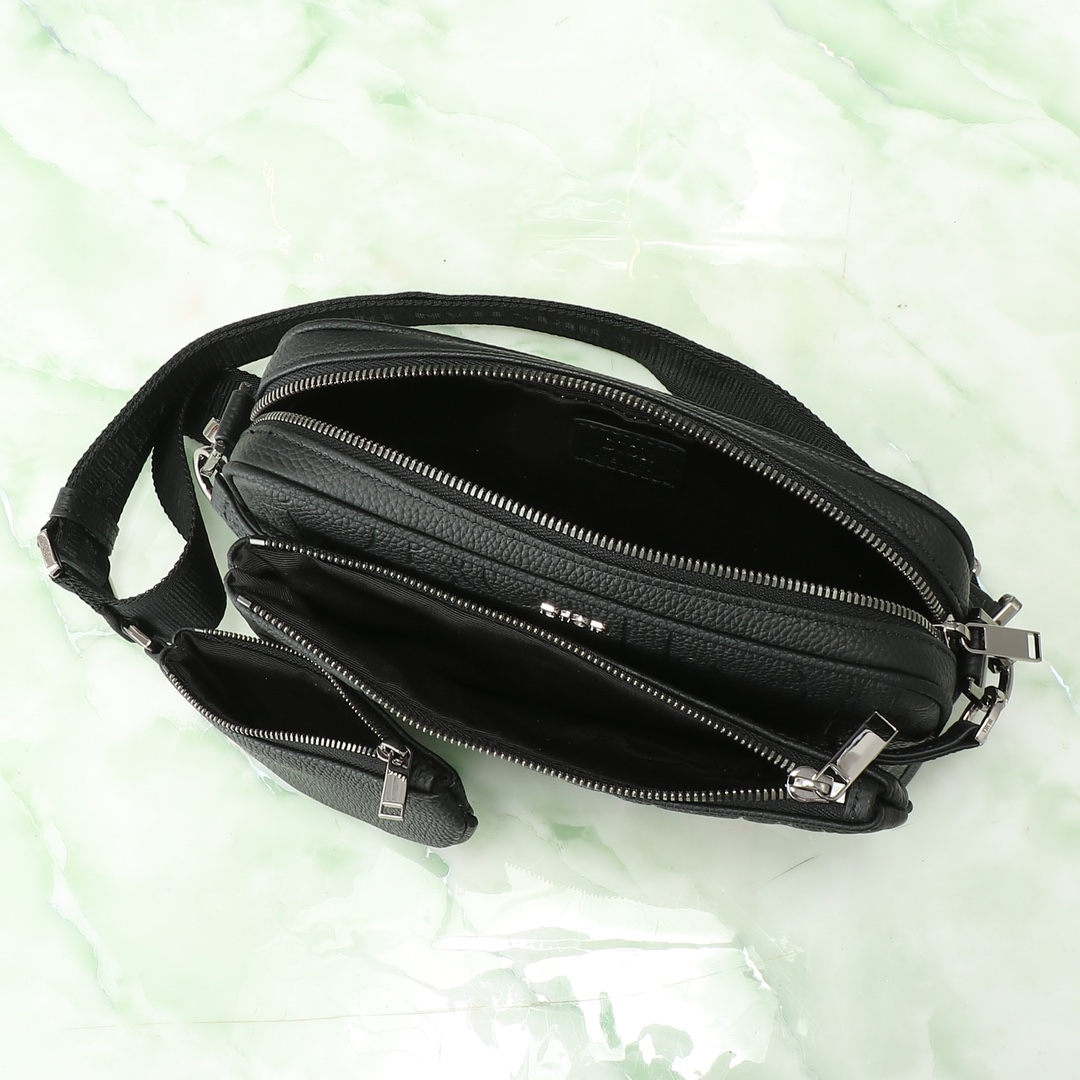 Dior Clutch Bag Cow Leather Black L-s-276l