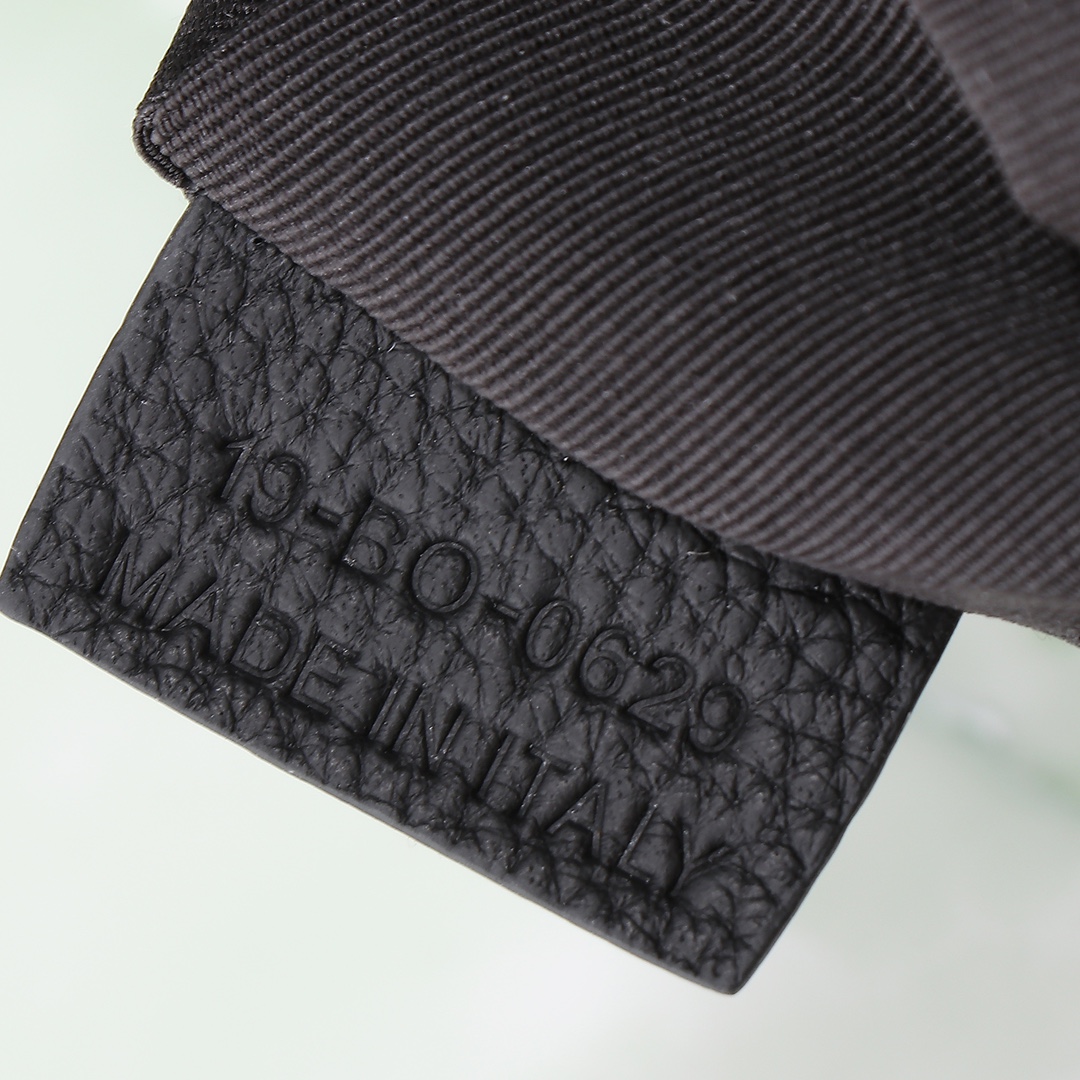 Dior Basic Bag Cow Leather Black L-s