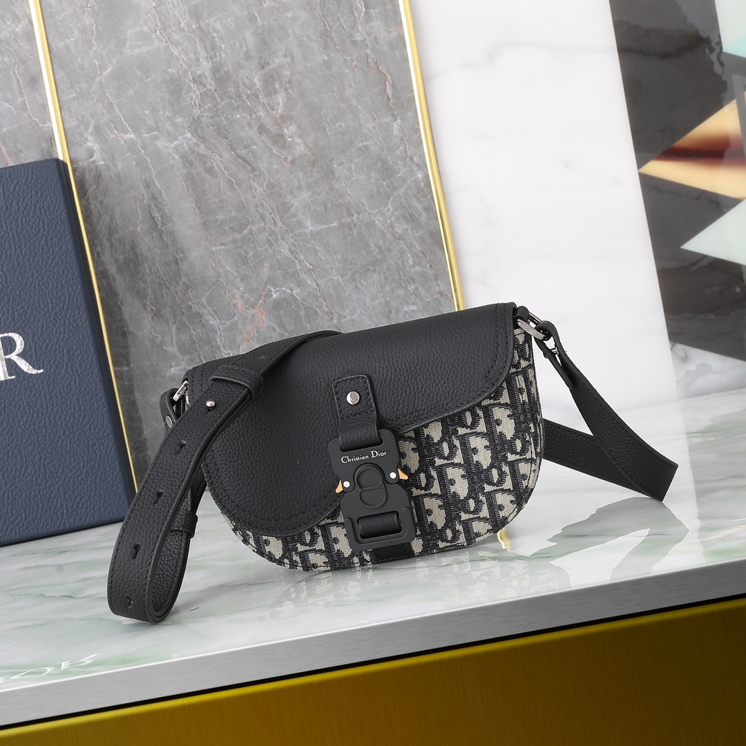 Dior Clutch Bag Cow Leather Black L-s