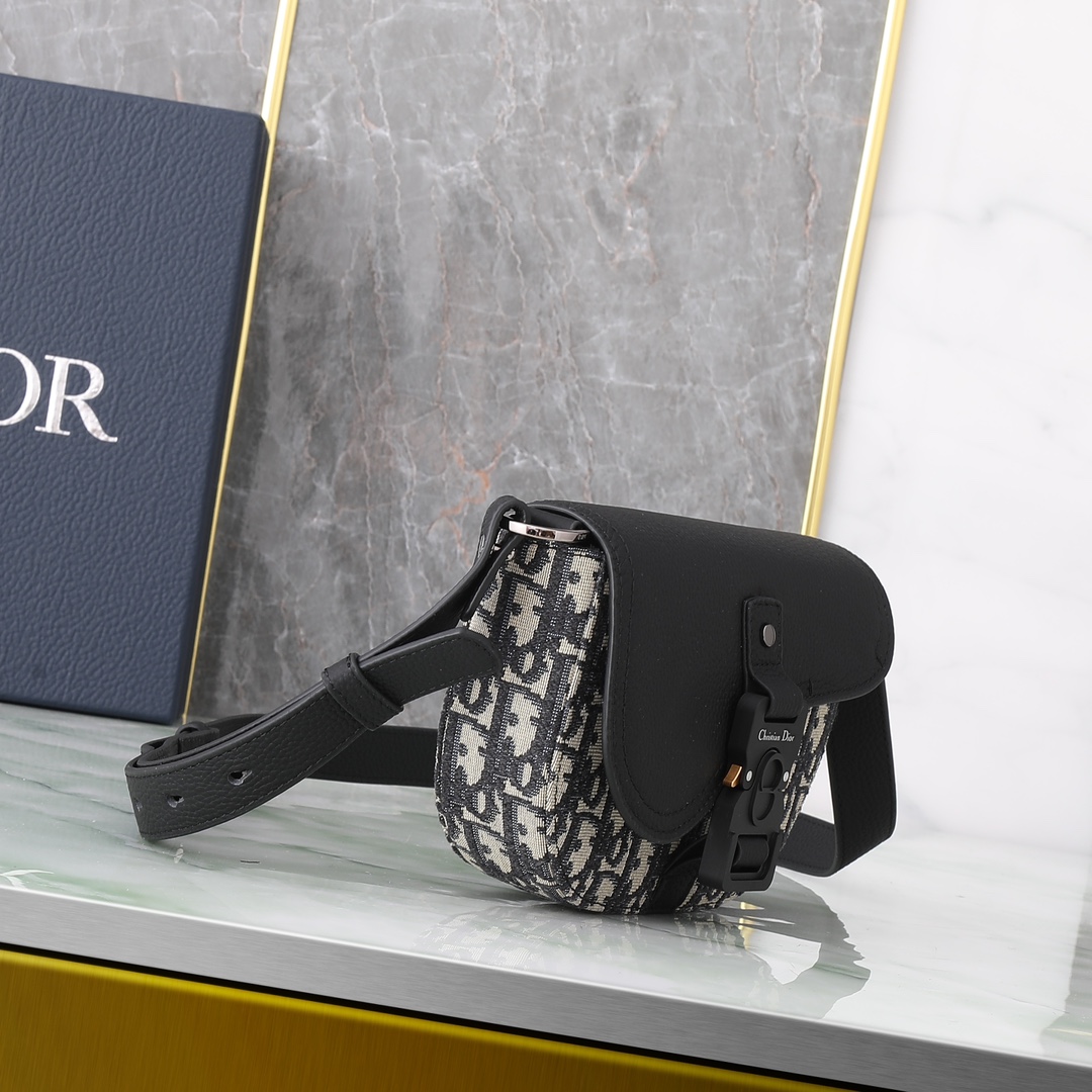 Dior Clutch Bag Cow Leather Black L-s