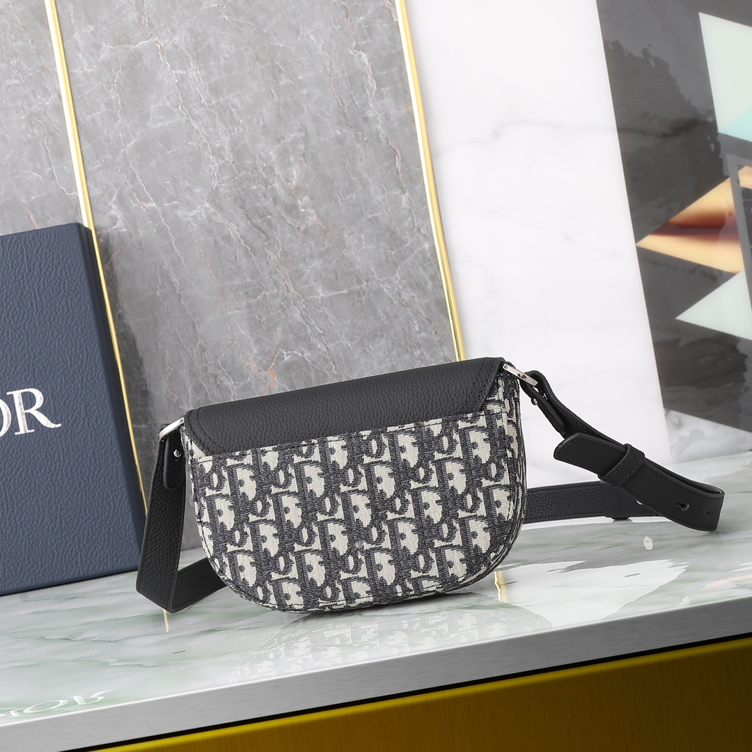 Dior Clutch Bag Cow Leather Black L-s