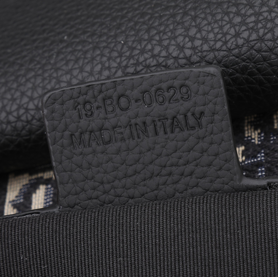 Dior Clutch Bag Cow Leather Black L-s