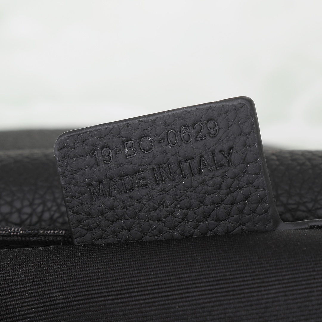 Dior Clutch Bag Cow Leather Black L-s