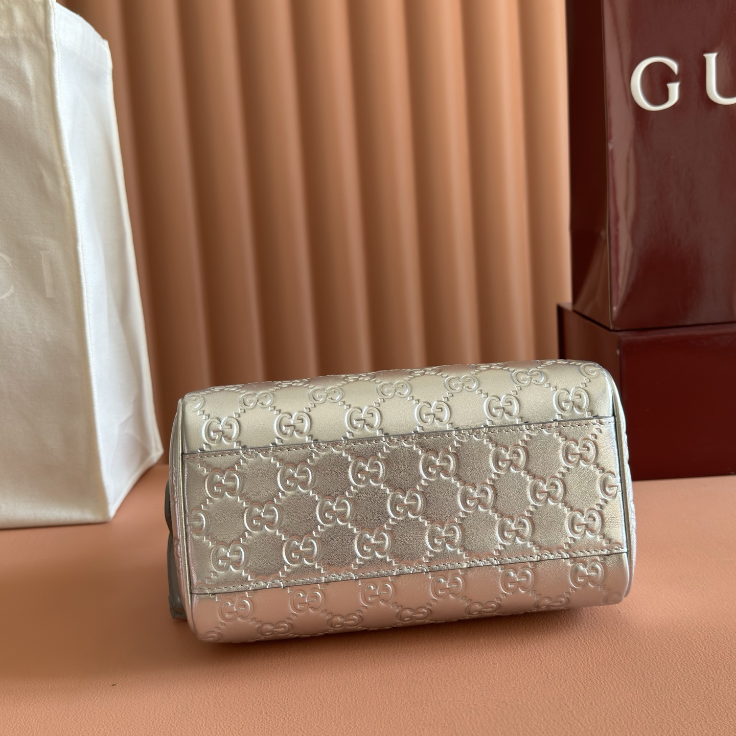 Gucci Basic Bag Beige M-l