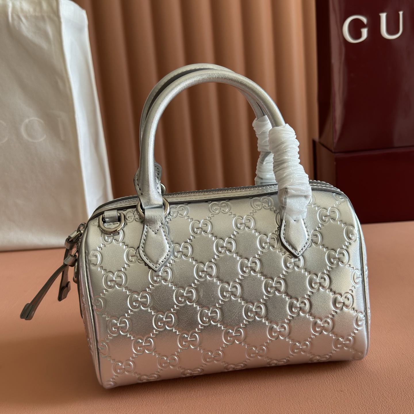 Gucci Basic Bag Beige M-l