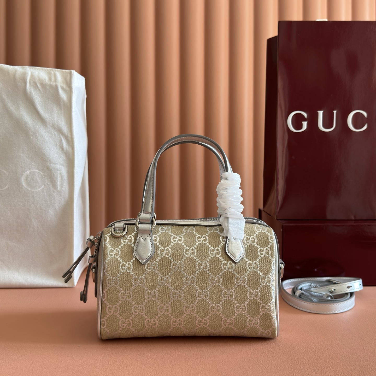 Gucci Basic Bag Beige M-l