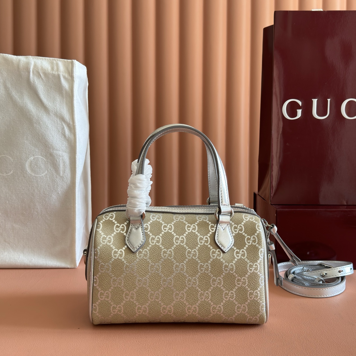 Gucci Basic Bag Beige M-l