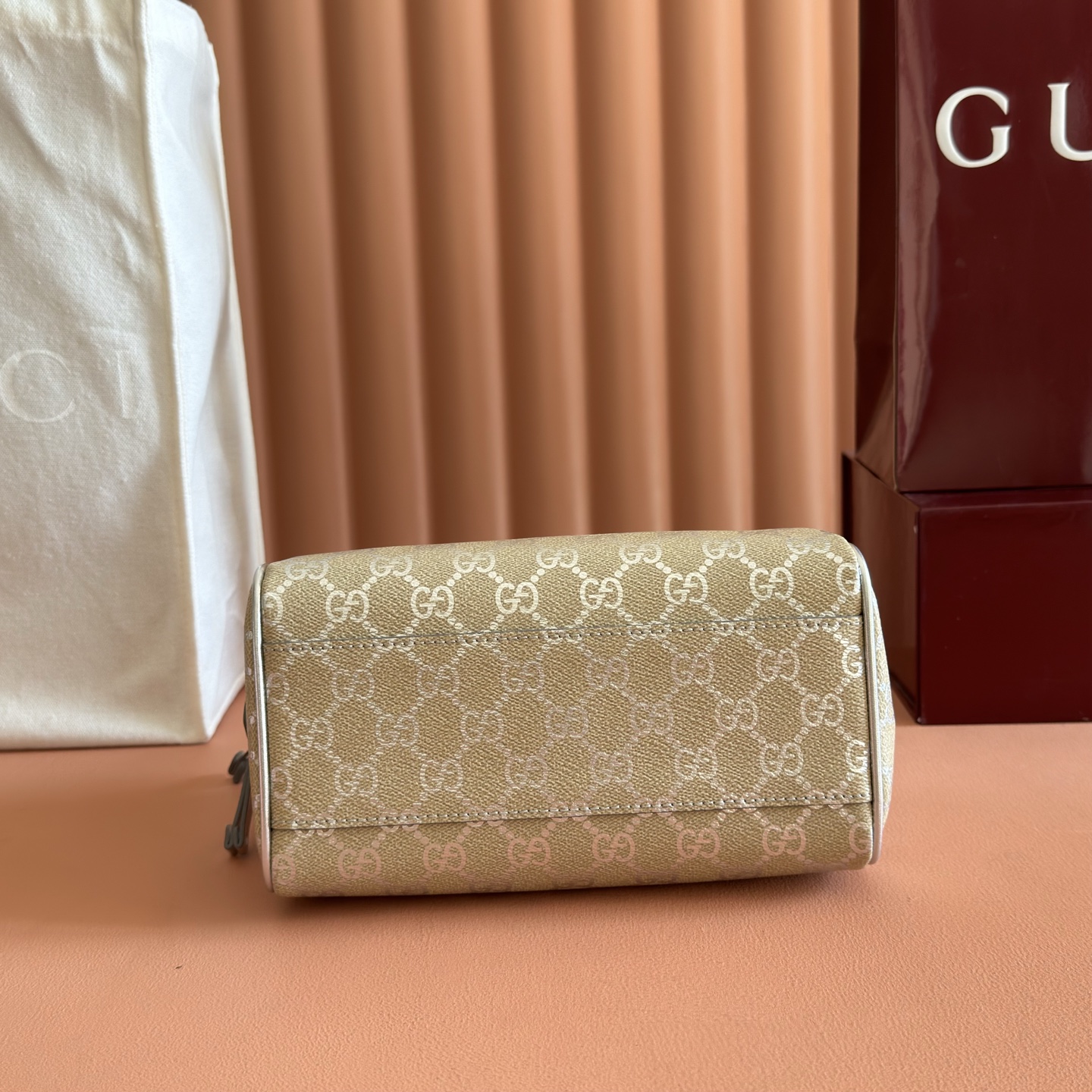 Gucci Basic Bag Beige M-l