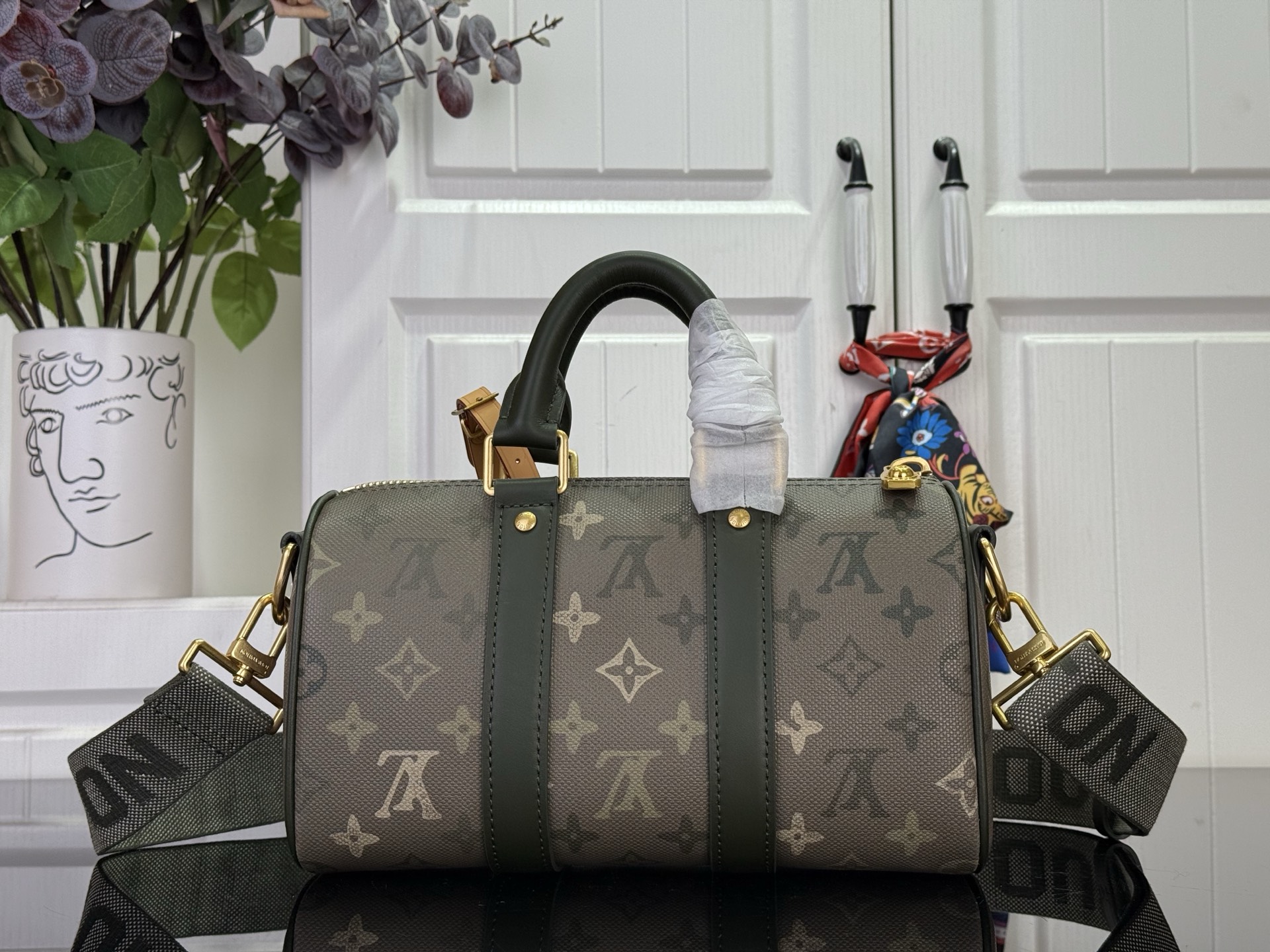 Louis Vuitton Basic Bag Canvas Green M-l-s