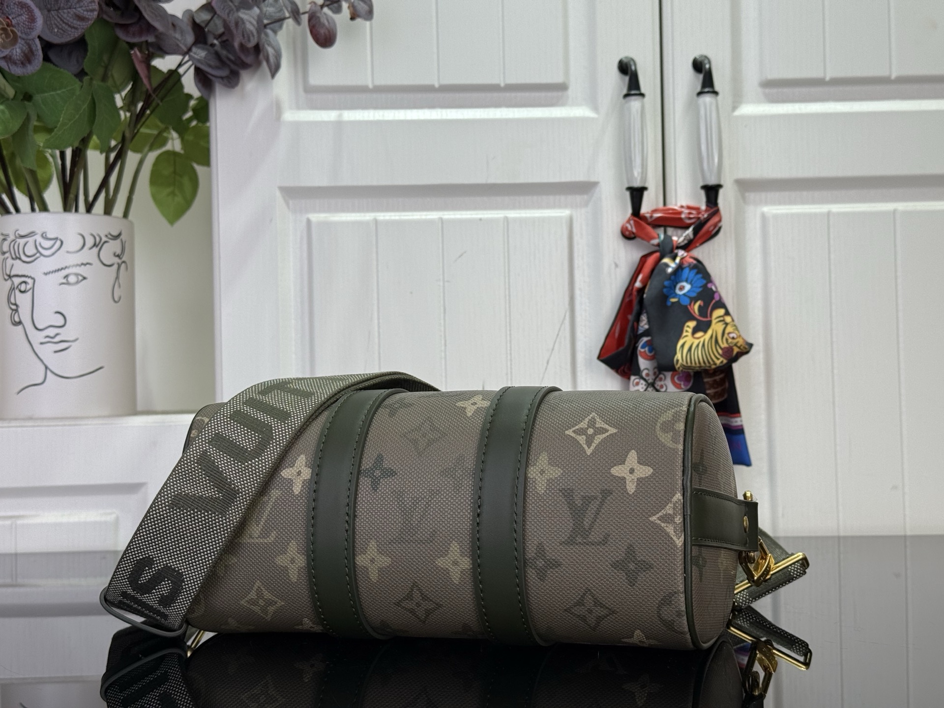 Louis Vuitton Basic Bag Canvas Green M-l-s
