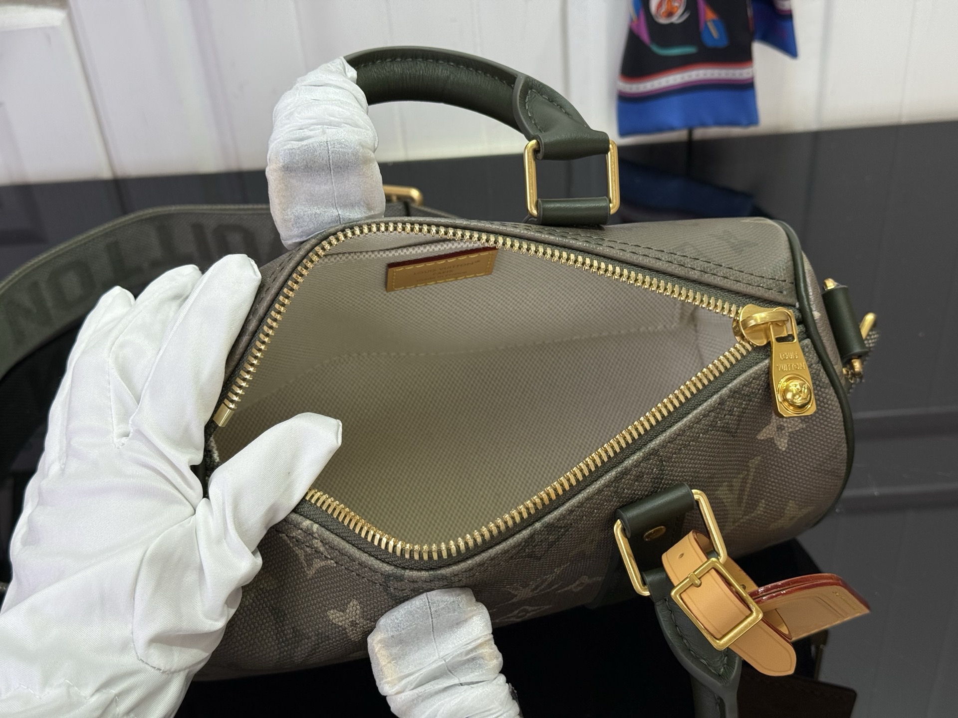 Louis Vuitton Basic Bag Canvas Green M-l-s