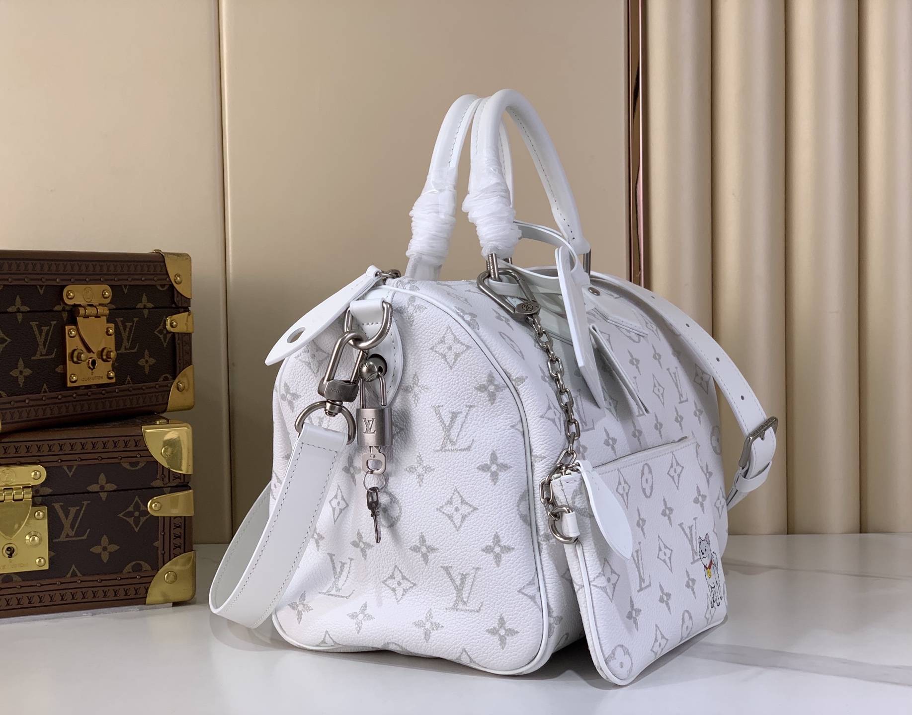 Louis Vuitton Basic Bag Cow Leather White M-s