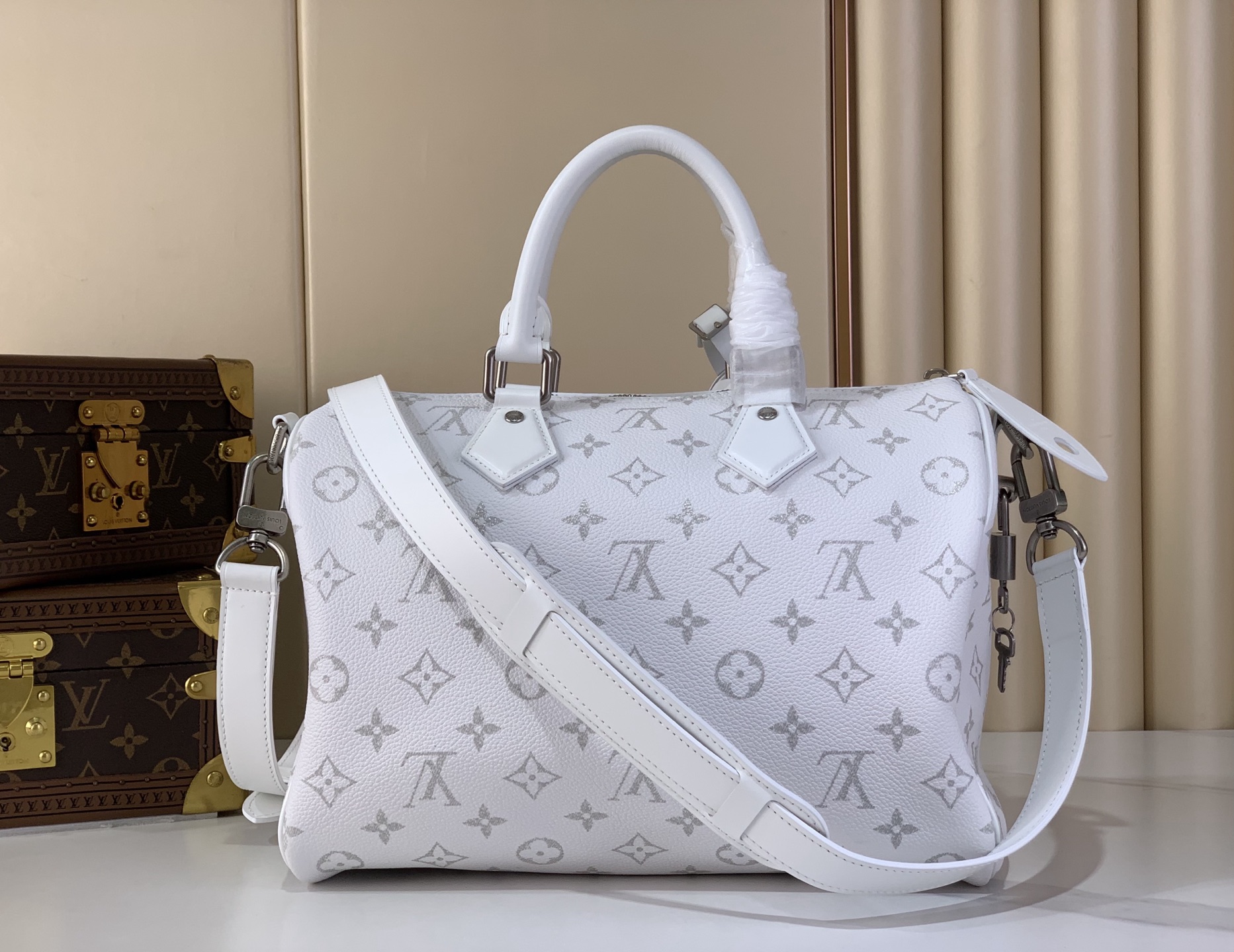 Louis Vuitton Basic Bag Cow Leather White M-s